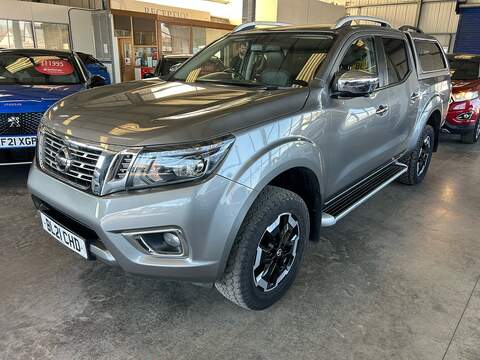 Nissan Navara 2.3 dCi Tekna Pickup Double Cab 4dr Diesel Auto 4WD Euro 6 (190 ps) - U10829