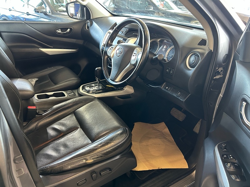 Nissan Navara 2.3 dCi Tekna Pickup Double Cab 4dr Diesel Auto 4WD Euro 6 (190 ps) - U10829