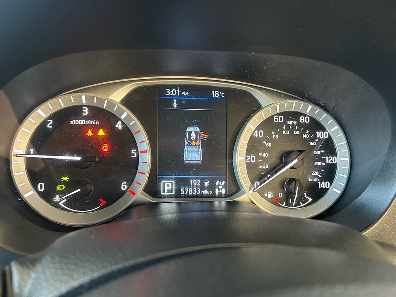 Nissan Navara 2.3 dCi Tekna Pickup Double Cab 4dr Diesel Auto 4WD Euro 6 (190 ps) - U10829