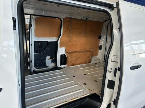 Vauxhall Vivaro 1.5 Turbo D 2900 Dynamic Panel Van 6dr Diesel Manual L2 H1 Euro 6 (s/s) (100 ps) - U10831