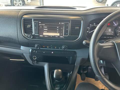 Vauxhall Vivaro 1.5 Turbo D 2900 Dynamic Panel Van 6dr Diesel Manual L2 H1 Euro 6 (s/s) (100 ps) - U10831