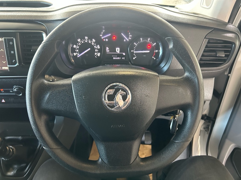 Vauxhall Vivaro 1.5 Turbo D 2900 Dynamic Panel Van 6dr Diesel Manual L2 H1 Euro 6 (s/s) (100 ps) - U10831