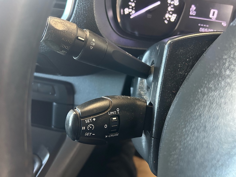 Vauxhall Vivaro 1.5 Turbo D 2900 Dynamic Panel Van 6dr Diesel Manual L2 H1 Euro 6 (s/s) (100 ps) - U10831