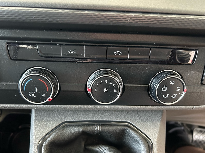 Volkswagen Transporter 2.0 TDI T28 Startline Panel Van 5dr Diesel Manual FWD SWB Euro 6 (s/s) (110 ps) - U10832