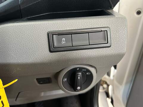 Volkswagen Transporter 2.0 TDI T28 Startline Panel Van 5dr Diesel Manual FWD SWB Euro 6 (s/s) (110 ps) - U10832
