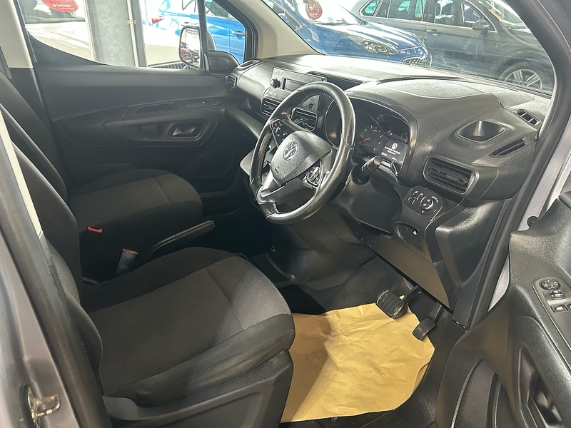 Vauxhall Combo 1.5 Turbo D 2000 Edition Panel Van 4dr Diesel Auto L1 H1 Euro 6 (s/s) (130 ps) - U10839