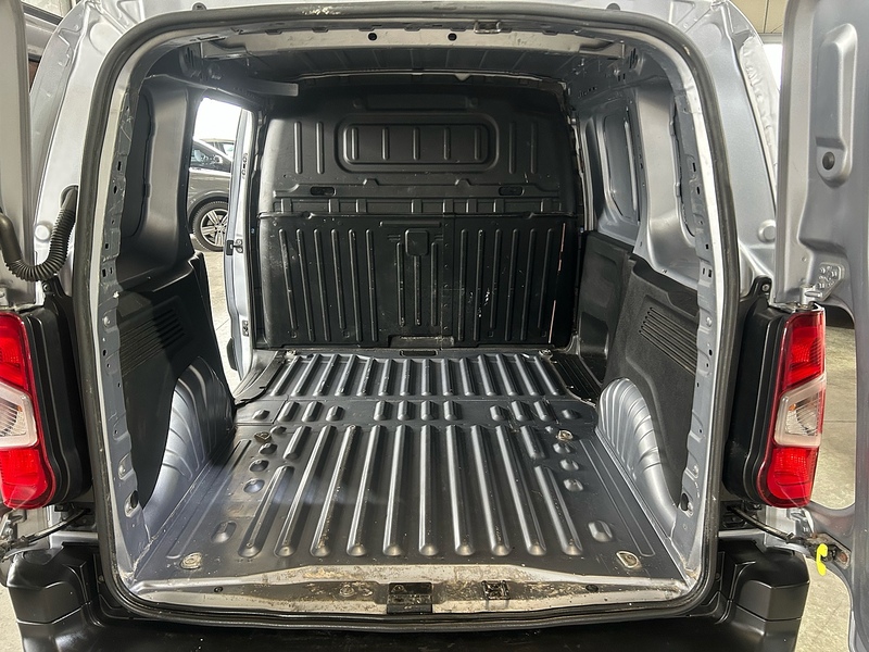 Vauxhall Combo 1.5 Turbo D 2000 Edition Panel Van 4dr Diesel Auto L1 H1 Euro 6 (s/s) (130 ps) - U10839