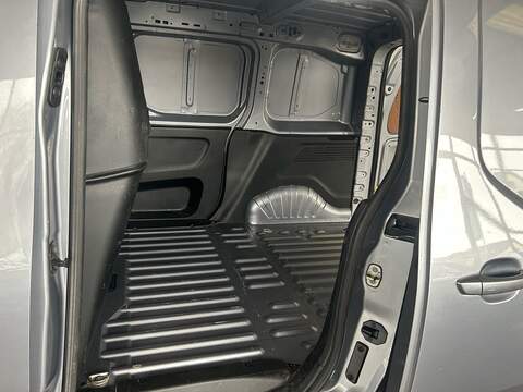 Vauxhall Combo 1.5 Turbo D 2000 Edition Panel Van 4dr Diesel Auto L1 H1 Euro 6 (s/s) (130 ps) - U10839