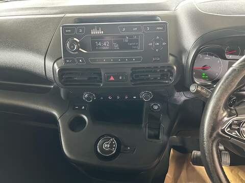 Vauxhall Combo 1.5 Turbo D 2000 Edition Panel Van 4dr Diesel Auto L1 H1 Euro 6 (s/s) (130 ps) - U10839