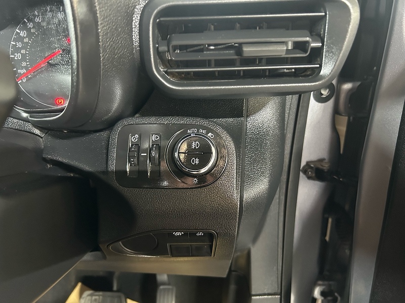 Vauxhall Combo 1.5 Turbo D 2000 Edition Panel Van 4dr Diesel Auto L1 H1 Euro 6 (s/s) (130 ps) - U10839