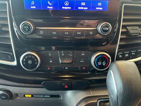 Ford Transit Custom 2.0 300 EcoBlue Limited Panel Van 5dr Diesel Auto L2 H1 Euro 6 (s/s) (130 ps) - U10841