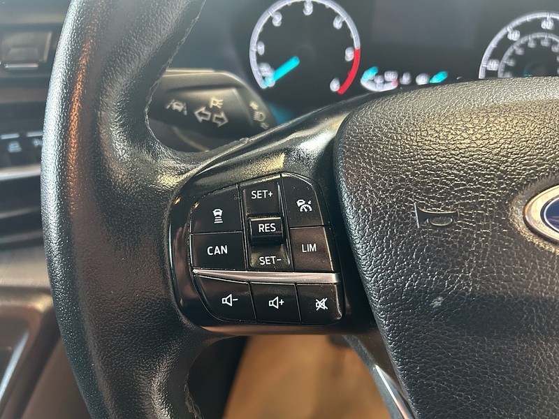 Ford Transit Custom 2.0 300 EcoBlue Limited Panel Van 5dr Diesel Auto L2 H1 Euro 6 (s/s) (130 ps) - U10841