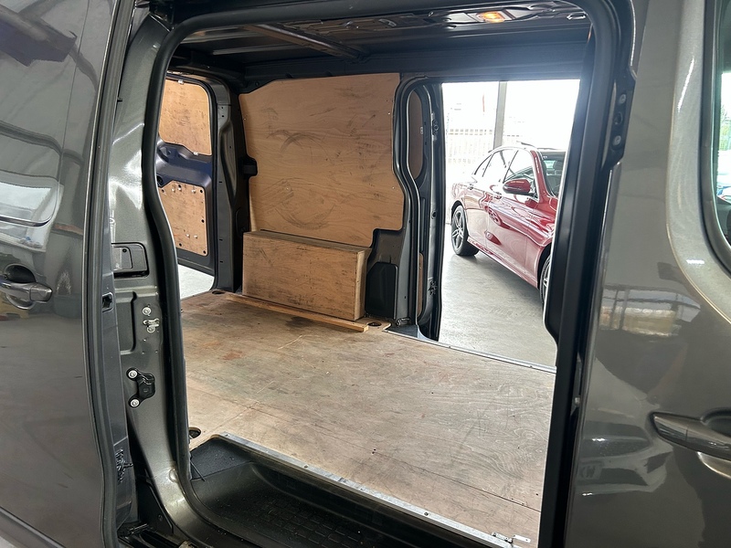 Vauxhall Vivaro 1.5 Turbo D 2700 Sportive Panel Van 6dr Diesel Manual L1 H1 Euro 6 (s/s) (120 ps) - U10843