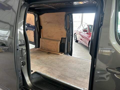 Vauxhall Vivaro 1.5 Turbo D 2700 Sportive Panel Van 6dr Diesel Manual L1 H1 Euro 6 (s/s) (120 ps) - U10843