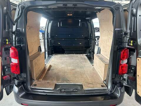 Vauxhall Vivaro 1.5 Turbo D 2700 Sportive Panel Van 6dr Diesel Manual L1 H1 Euro 6 (s/s) (120 ps) - U10843