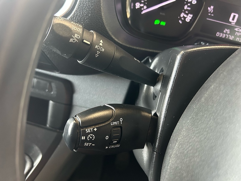 Vauxhall Vivaro 1.5 Turbo D 2700 Sportive Panel Van 6dr Diesel Manual L1 H1 Euro 6 (s/s) (120 ps) - U10843