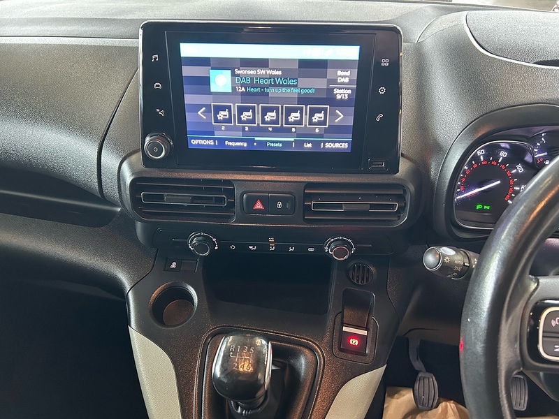Citroen Berlingo 1.2 PureTech Flair XL MPV 5dr Petrol Manual Euro 6 (s/s) (110 ps) - U10856