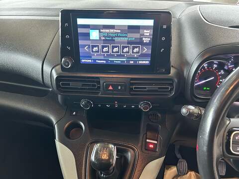 Citroen Berlingo 1.2 PureTech Flair XL MPV 5dr Petrol Manual Euro 6 (s/s) (110 ps) - U10856