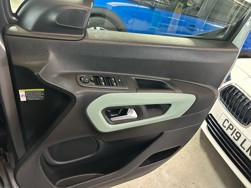 Citroen Berlingo 1.2 PureTech Flair XL MPV 5dr Petrol Manual Euro 6 (s/s) (110 ps) - U10856
