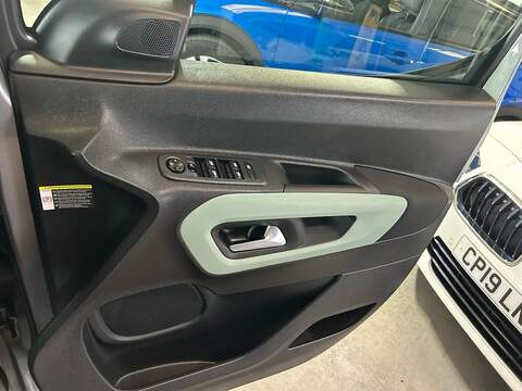 Citroen Berlingo 1.2 PureTech Flair XL MPV 5dr Petrol Manual Euro 6 (s/s) (110 ps) - U10856