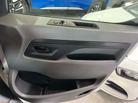 Citroen Dispatch 1.5 BlueHDi 1000 Enterprise Pro M Panel Van 6dr Diesel Manual FWD 2 Euro 6 (s/s) (100 ps) - U10861