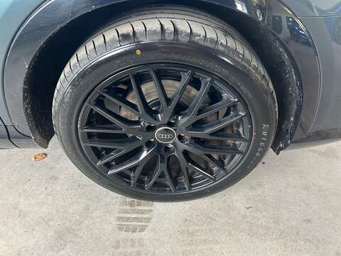 Audi Q3 1.4 TFSI CoD Black Edition SUV 5dr Petrol S Tronic Euro 6 (s/s) (150 ps) - U10867