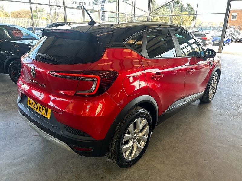 Renault Captur 1.3 TCe Iconic SUV 5dr Petrol Manual Euro 6 (s/s) (130 ps) - U10889