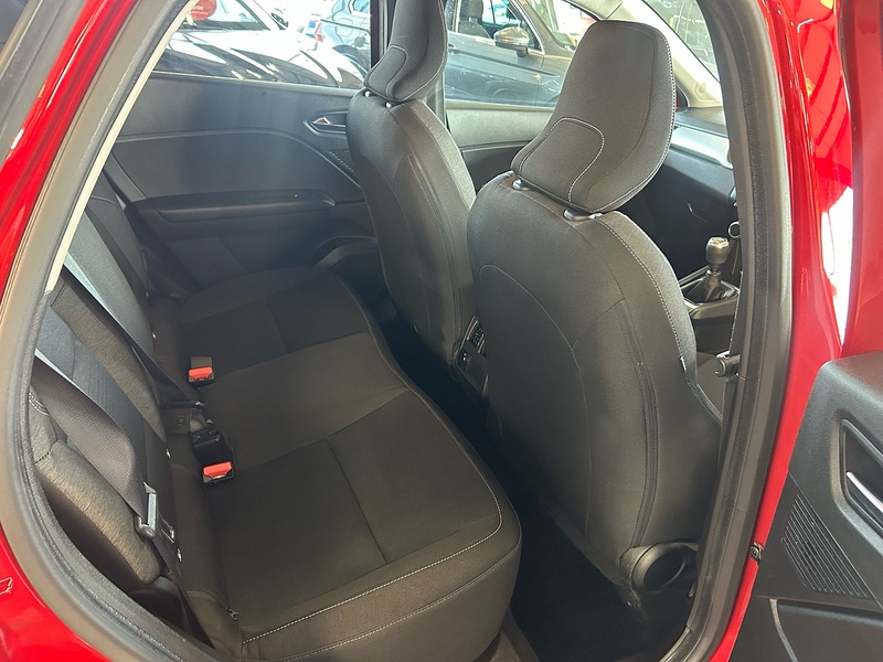 Renault Captur 1.3 TCe Iconic SUV 5dr Petrol Manual Euro 6 (s/s) (130 ps) - U10889