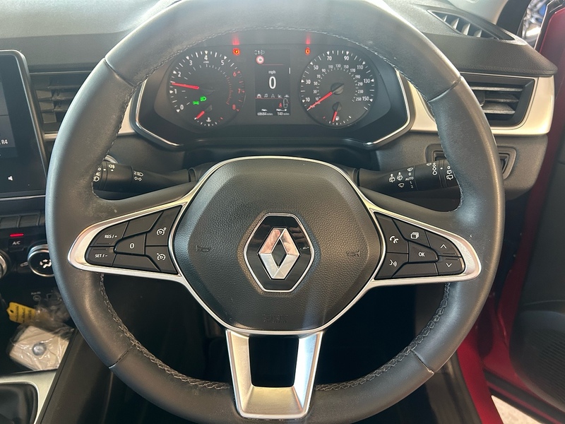 Renault Captur 1.3 TCe Iconic SUV 5dr Petrol Manual Euro 6 (s/s) (130 ps) - U10889