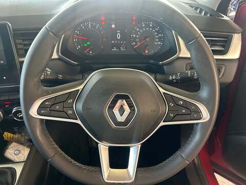 Renault Captur 1.3 TCe Iconic SUV 5dr Petrol Manual Euro 6 (s/s) (130 ps) - U10889