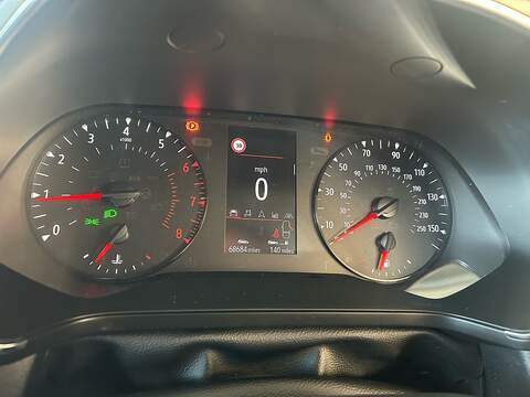 Renault Captur 1.3 TCe Iconic SUV 5dr Petrol Manual Euro 6 (s/s) (130 ps) - U10889