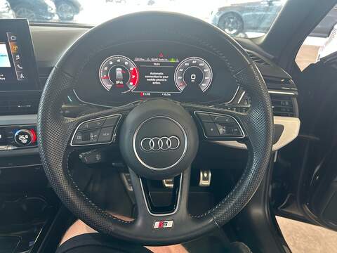 Audi A4 Avant 2.0 TFSI 40 S line Estate 5dr Petrol S Tronic Euro 6 (s/s) (190 ps) - U10917