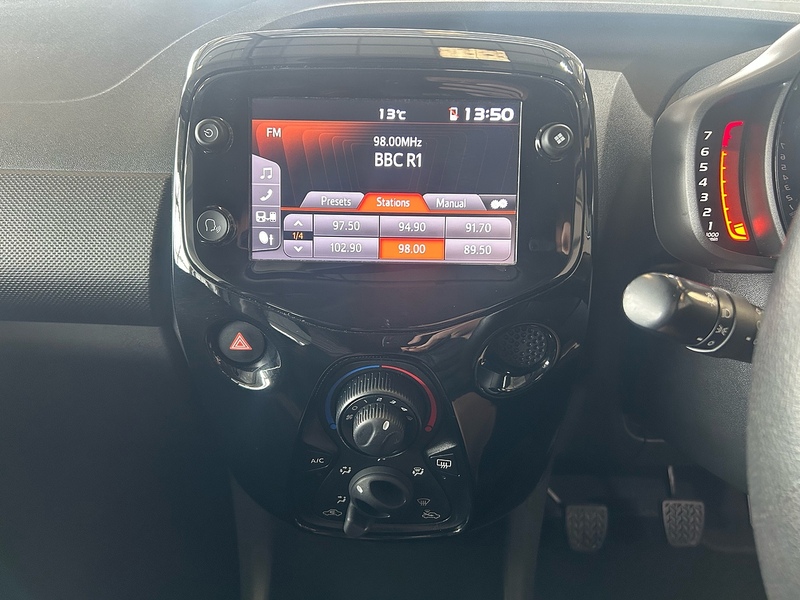 Citroen C1 1.0 VTi Shine Hatchback 5dr Petrol Manual Euro 6 (s/s) (72 ps) - U10921