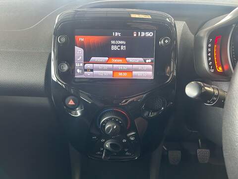 Citroen C1 1.0 VTi Shine Hatchback 5dr Petrol Manual Euro 6 (s/s) (72 ps) - U10921