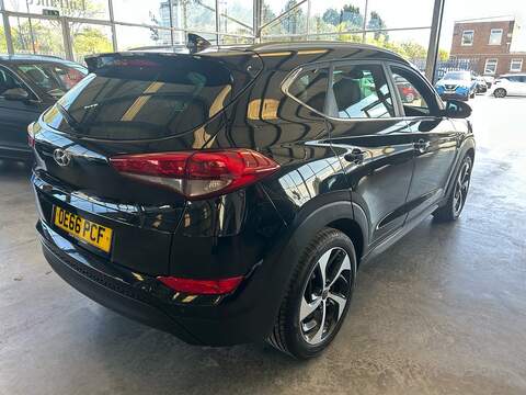 Hyundai TUCSON 1.7 CRDi Blue Drive Premium SUV 5dr Diesel DCT Euro 6 (s/s) (141 ps) - U10928