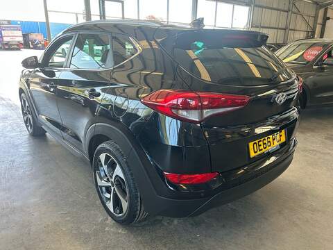 Hyundai TUCSON 1.7 CRDi Blue Drive Premium SUV 5dr Diesel DCT Euro 6 (s/s) (141 ps) - U10928