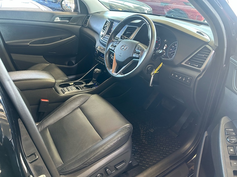 Hyundai TUCSON 1.7 CRDi Blue Drive Premium SUV 5dr Diesel DCT Euro 6 (s/s) (141 ps) - U10928