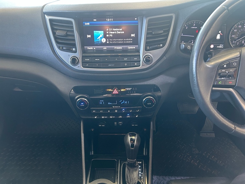 Hyundai TUCSON 1.7 CRDi Blue Drive Premium SUV 5dr Diesel DCT Euro 6 (s/s) (141 ps) - U10928