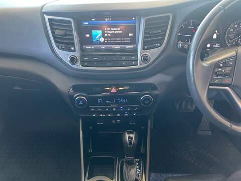 Hyundai TUCSON 1.7 CRDi Blue Drive Premium SUV 5dr Diesel DCT Euro 6 (s/s) (141 ps) - U10928