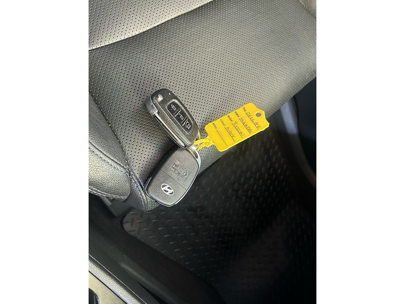Hyundai TUCSON 1.7 CRDi Blue Drive Premium SUV 5dr Diesel DCT Euro 6 (s/s) (141 ps) - U10928