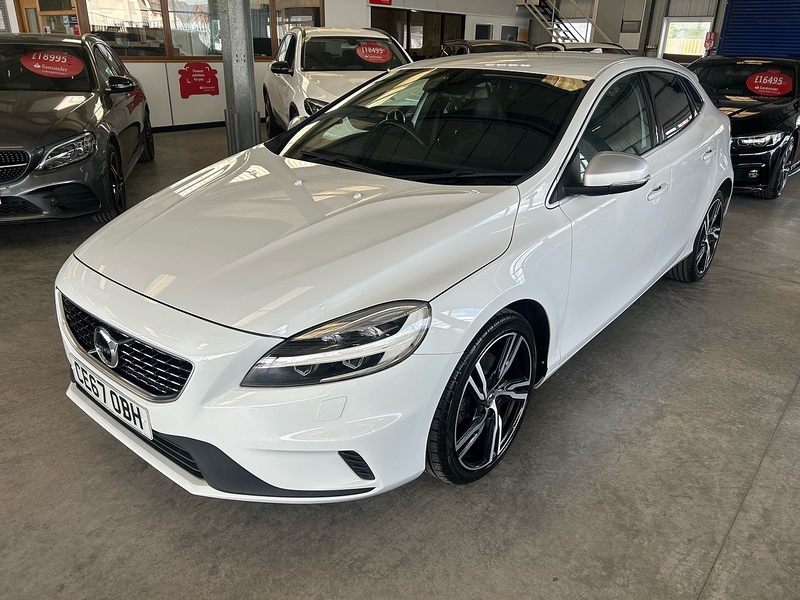 Volvo V40 2.0 T2 R-Design Pro Hatchback 5dr Petrol Manual Euro 6 (s/s) (122 ps) - U10939
