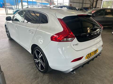Volvo V40 2.0 T2 R-Design Pro Hatchback 5dr Petrol Manual Euro 6 (s/s) (122 ps) - U10939