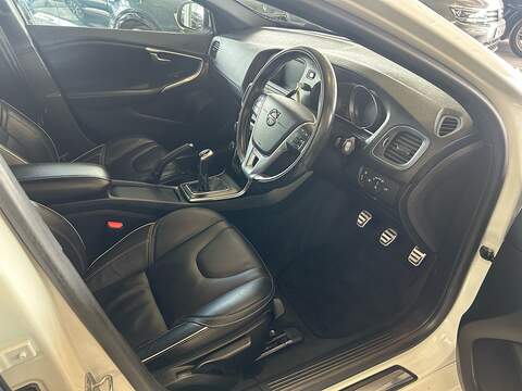 Volvo V40 2.0 T2 R-Design Pro Hatchback 5dr Petrol Manual Euro 6 (s/s) (122 ps) - U10939