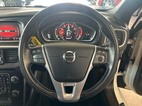 Volvo V40 2.0 T2 R-Design Pro Hatchback 5dr Petrol Manual Euro 6 (s/s) (122 ps) - U10939
