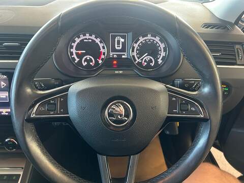 Skoda Octavia 2.0 TDI SE Technology Estate 5dr Diesel Manual Euro 6 (s/s) (150 ps) - U10947