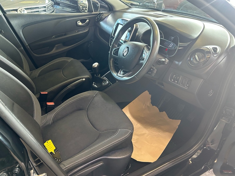 Renault Clio 0.9 TCe Dynamique Nav Hatchback 5dr Petrol Manual Euro 6 (s/s) (90 ps) - U10964