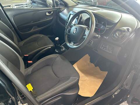 Renault Clio 0.9 TCe Dynamique Nav Hatchback 5dr Petrol Manual Euro 6 (s/s) (90 ps) - U10964
