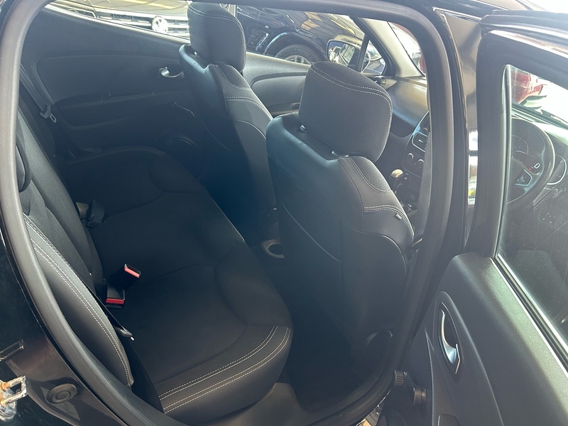 Renault Clio 0.9 TCe Dynamique Nav Hatchback 5dr Petrol Manual Euro 6 (s/s) (90 ps) - U10964