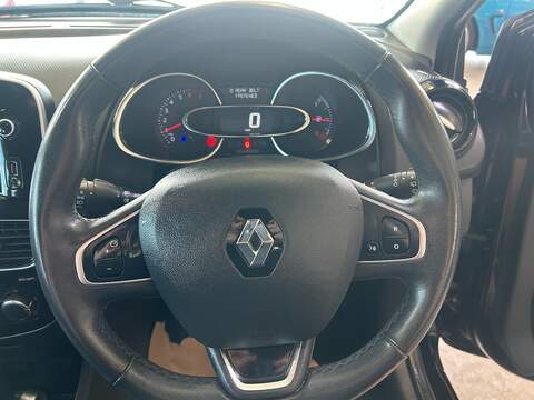 Renault Clio 0.9 TCe Dynamique Nav Hatchback 5dr Petrol Manual Euro 6 (s/s) (90 ps) - U10964