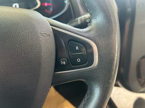 Renault Clio 0.9 TCe Dynamique Nav Hatchback 5dr Petrol Manual Euro 6 (s/s) (90 ps) - U10964